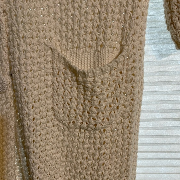 EUC Cartise crocheted oatmeal colored Sweater Jacket size small - Picture 4 of 8